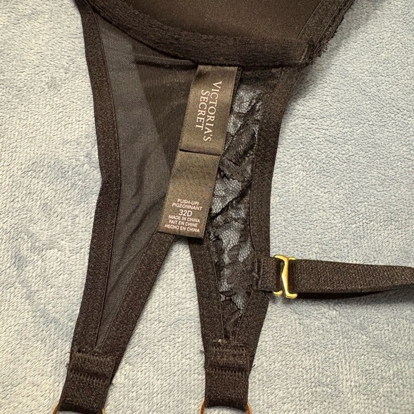 Victoria's Secret Very Sexy Bra - Picture 5 of 5